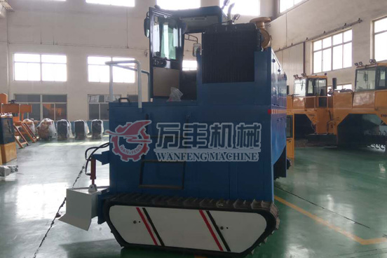 2017.5.30非洲翻堆機(jī)發(fā)貨現(xiàn)場(chǎng)-4.jpg
